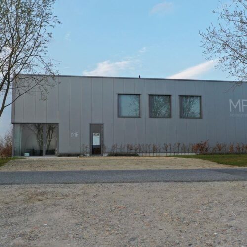 Panek Tueren und Fenster Moebel Halle